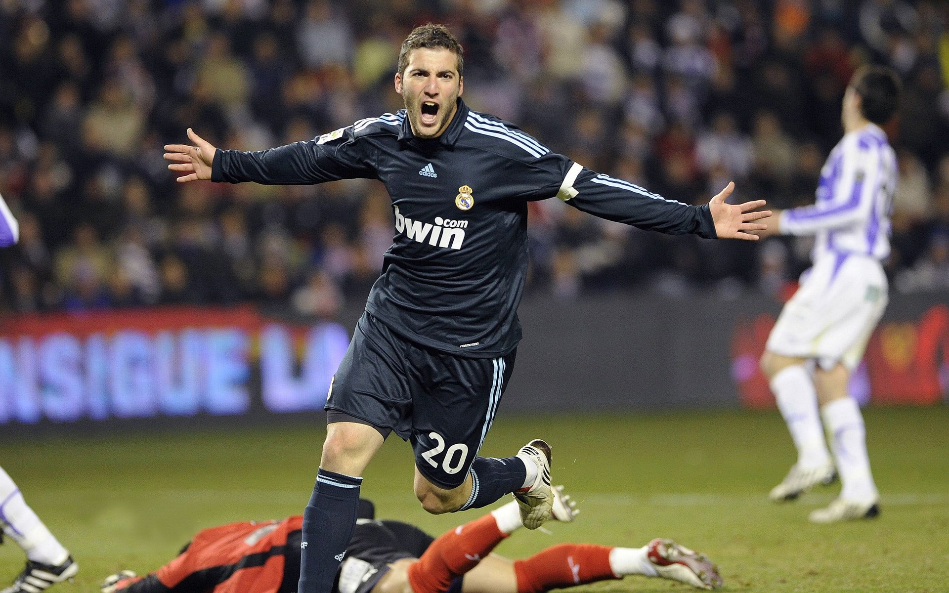 互动直播新玩法:弹幕、投票、奖励丰富观众体验,直播弹幕抽奖技巧