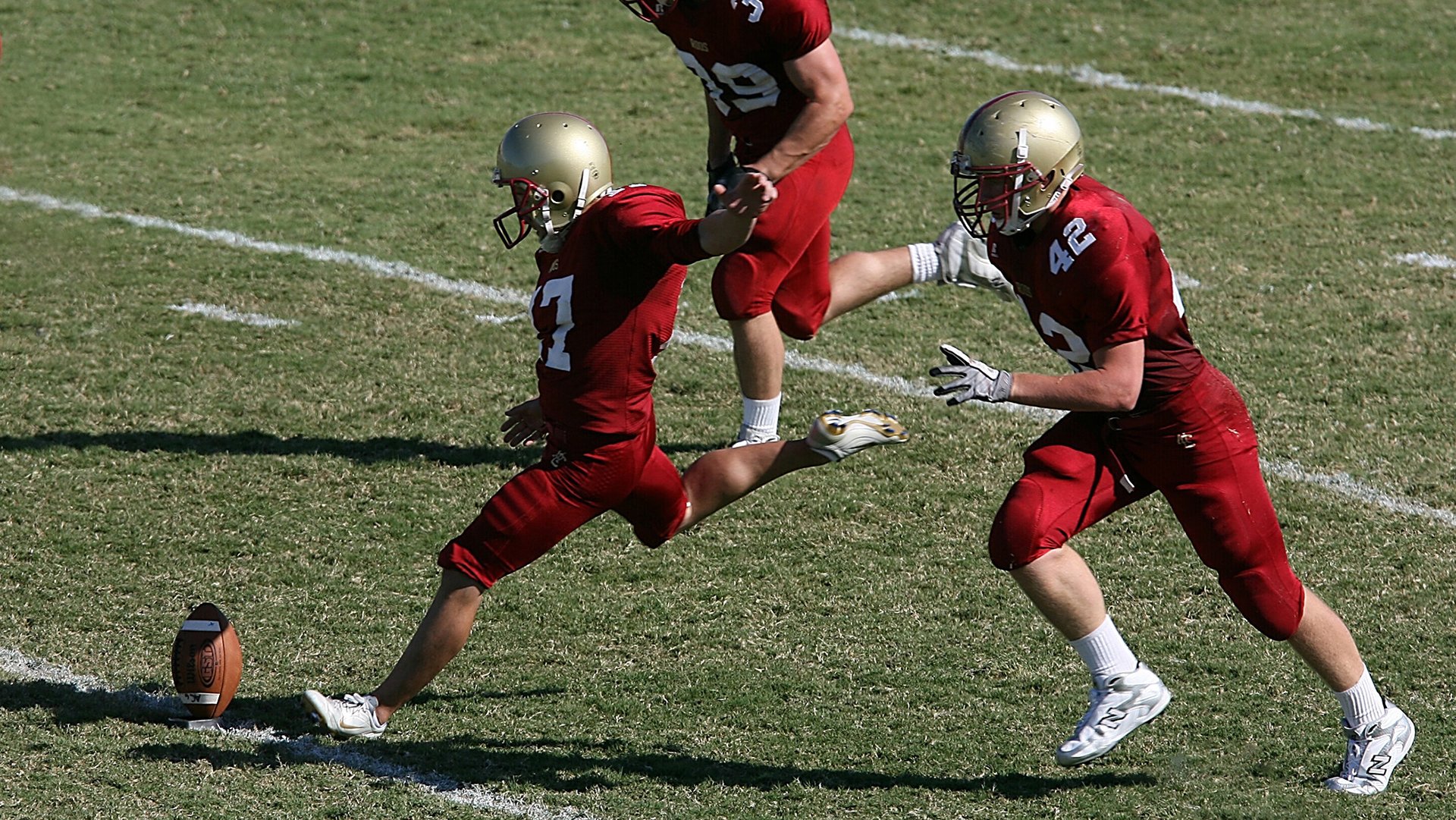 特色狩猎射箭争霸，融合传统的运动新体验，射箭打猎的手机游戏